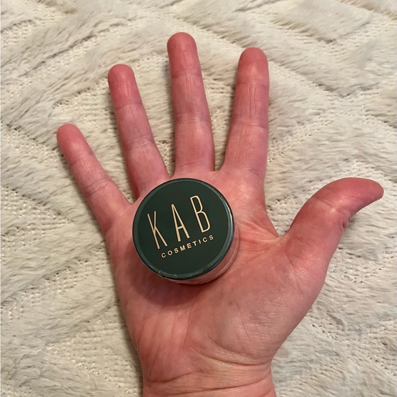 KAB setting powder in translucent - Picture 4 of 6